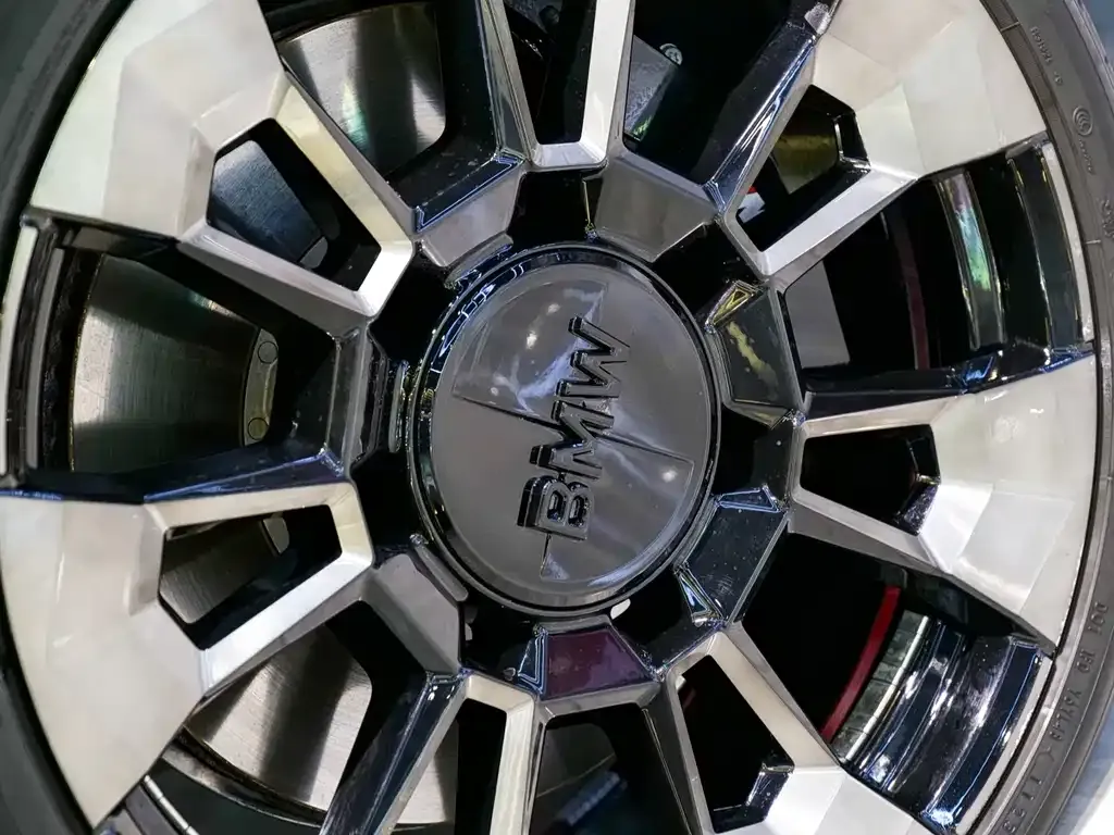 BMW XM 2025 из CN, фото 10