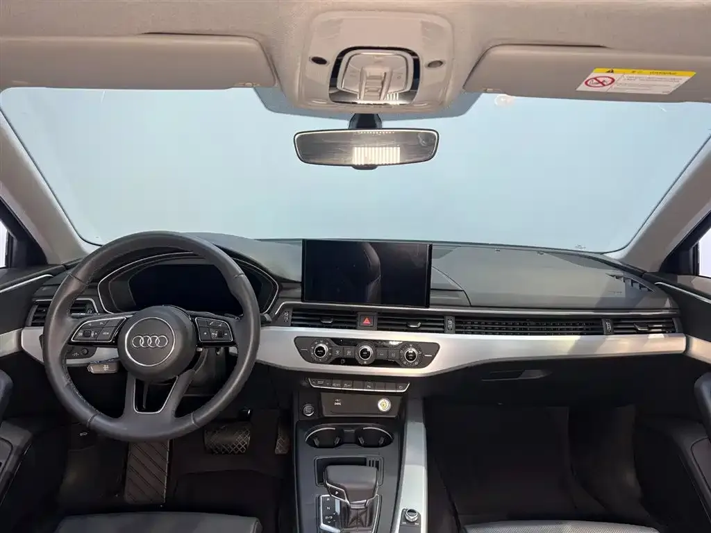 Audi A4L 2021 из CN, фото 7