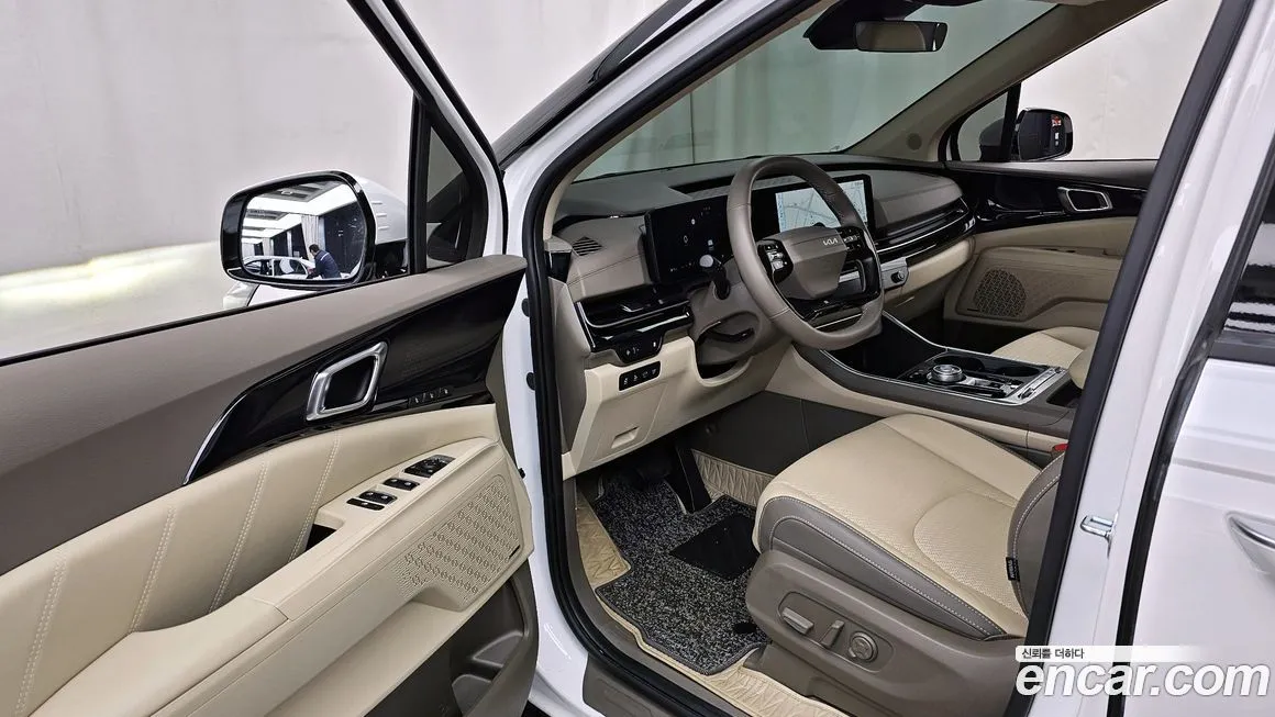 Kia Carnival — фото 10