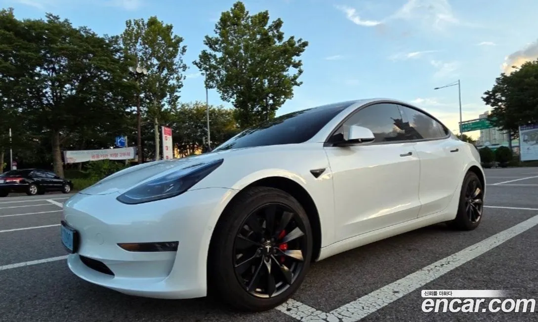 Tesla Model 3 — фото 1