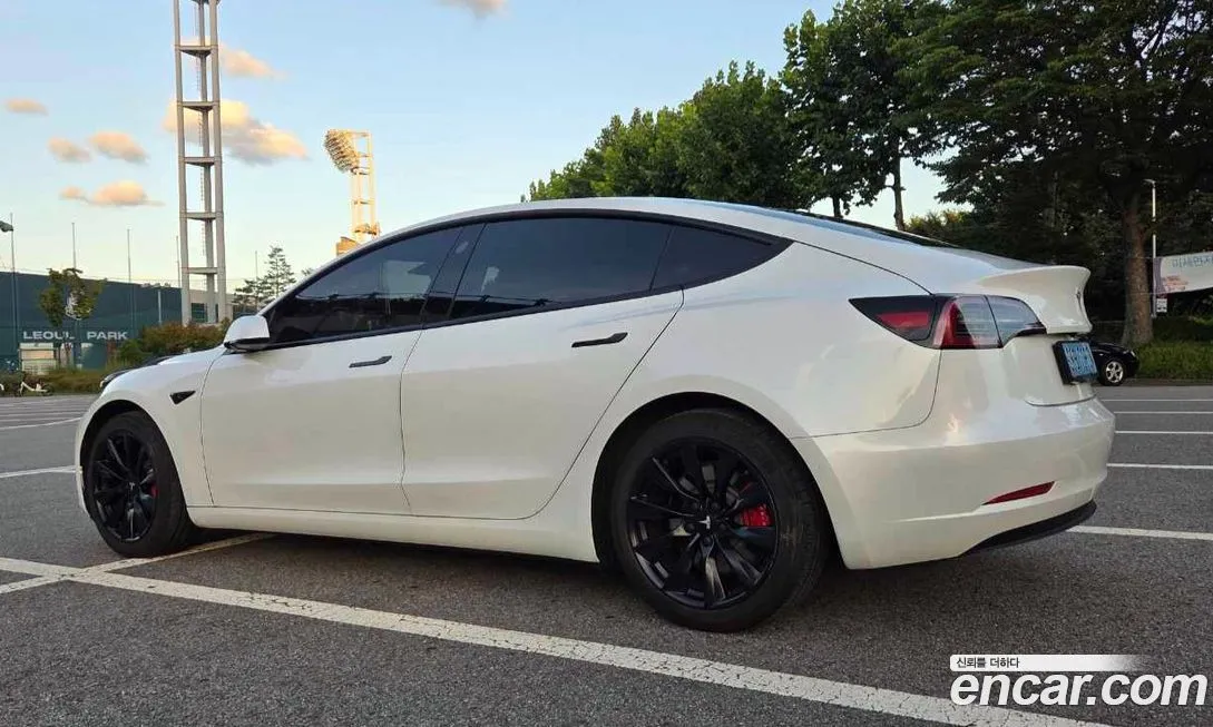 Tesla Model 3 — фото 2