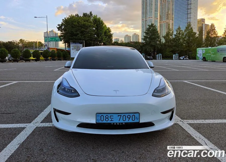 Tesla Model 3 — фото 3