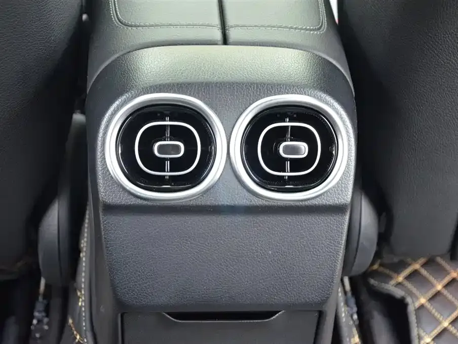 Mercedes-Benz C-Class 2024 из CN, фото 10
