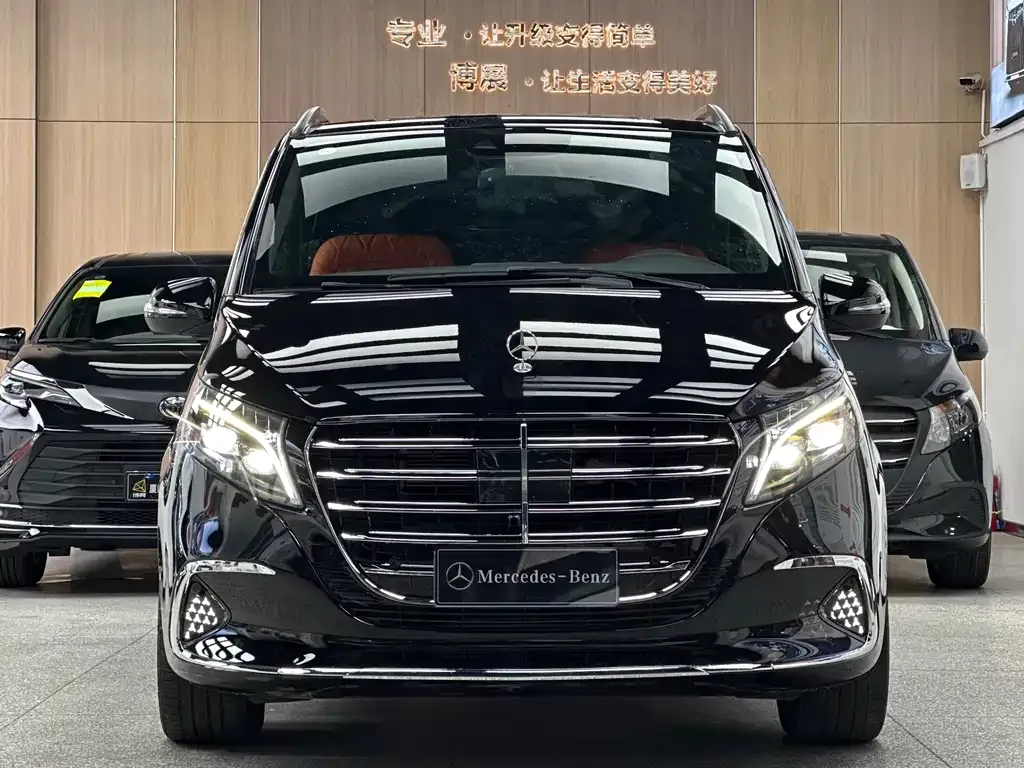 Mercedes-Benz V-Class 2023 из CN, фото 2