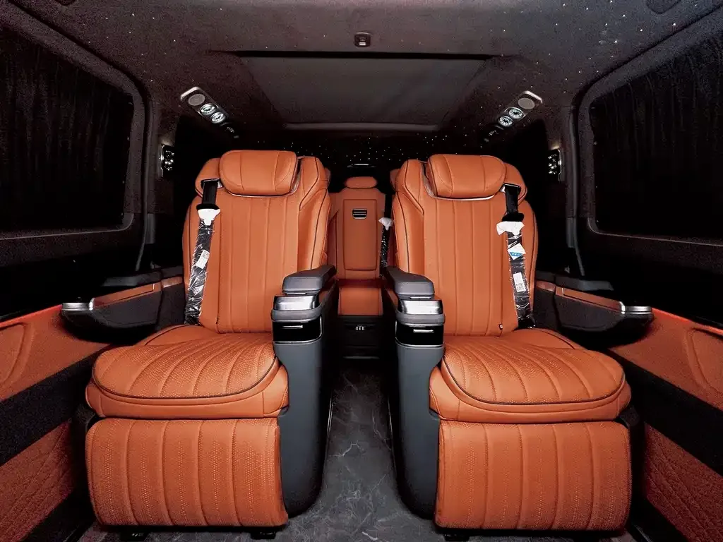 Mercedes-Benz V-Class 2023 из CN, фото 5