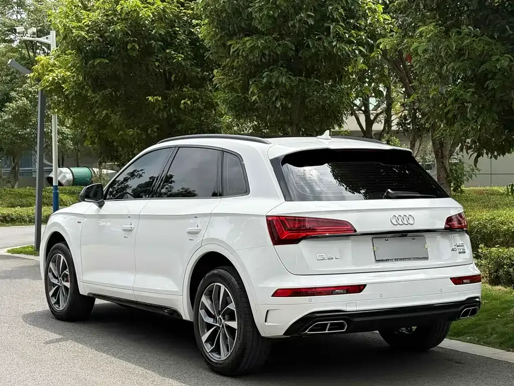 Audi Q5L — фото 7