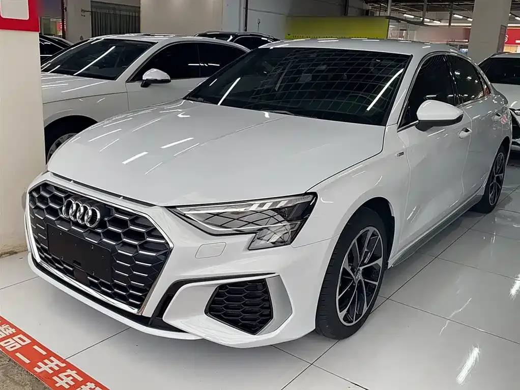 Audi A3 — фото 1