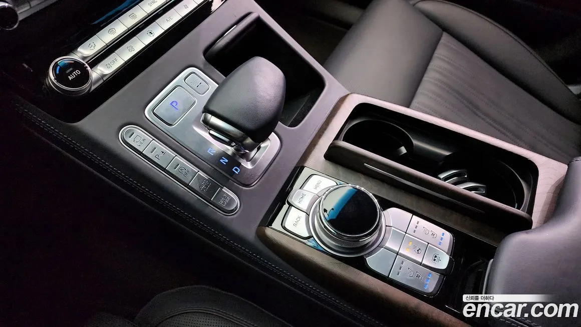Genesis G90 — фото 9