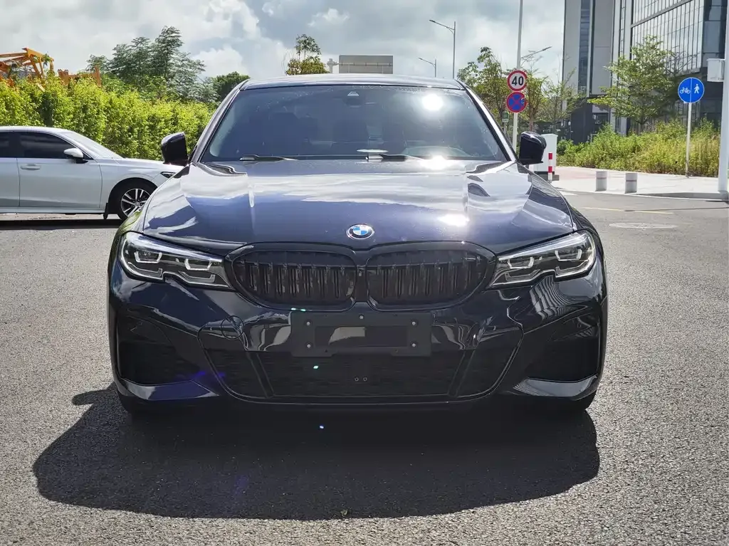 BMW 3 Series 2022 из CN, фото 1