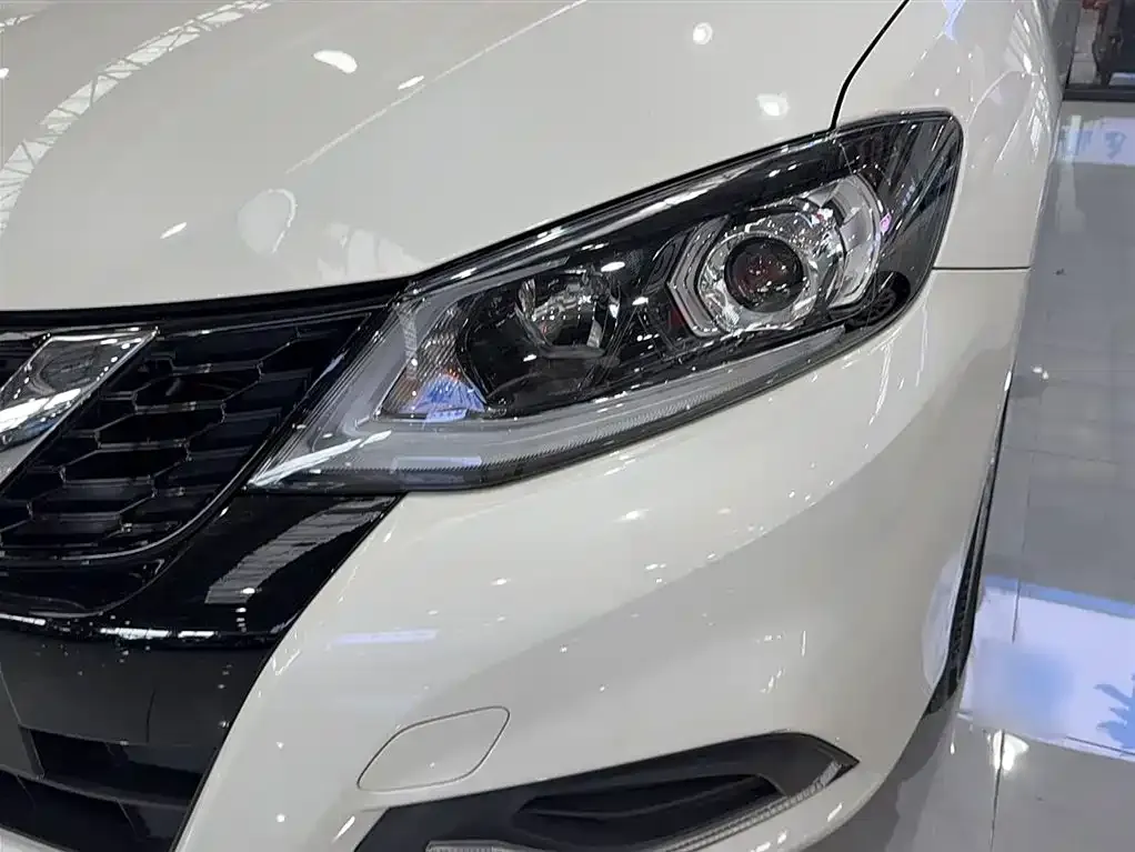 Nissan Tiida 2022 из CN, фото 3