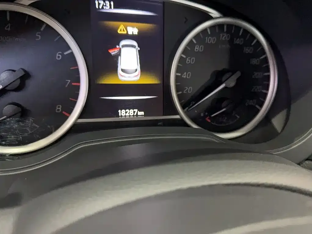 Nissan Tiida 2022 из CN, фото 7