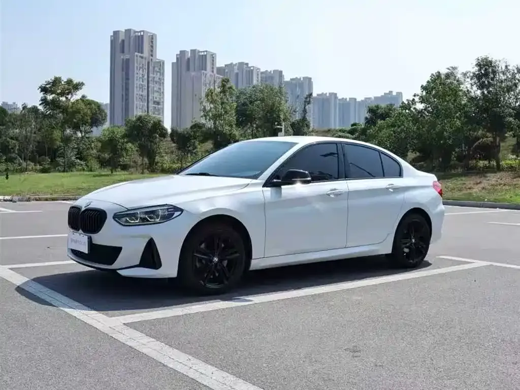 BMW 1 Series 2021 из CN, фото 1