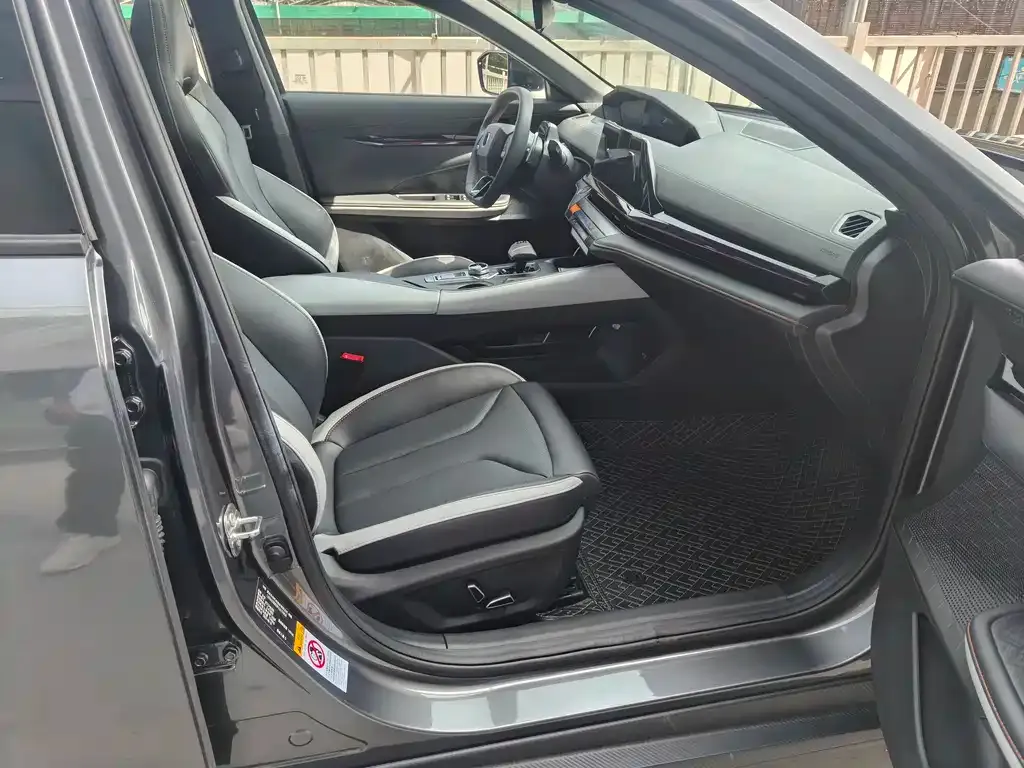 Changan UNI-V 2024 из CN, фото 5