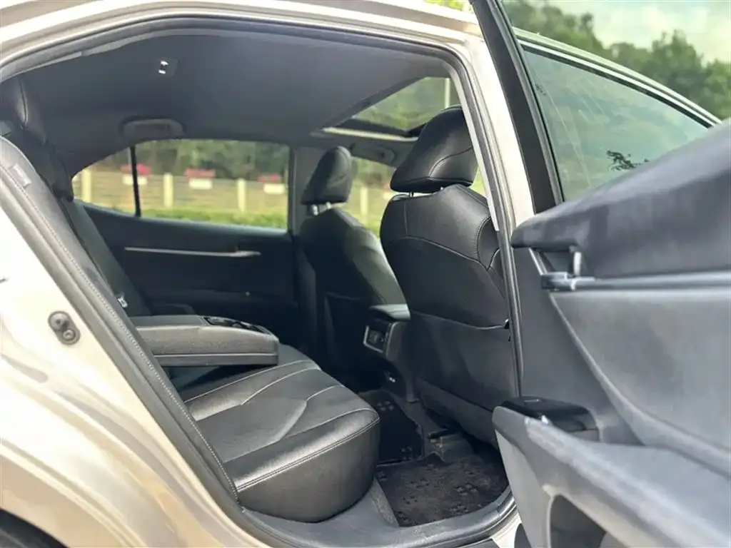 Toyota Camry 2021 из CN, фото 4