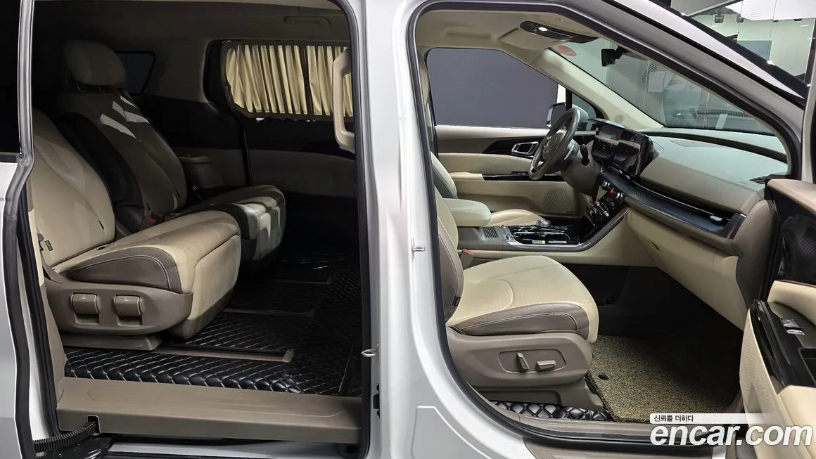 Kia Carnival — фото 10