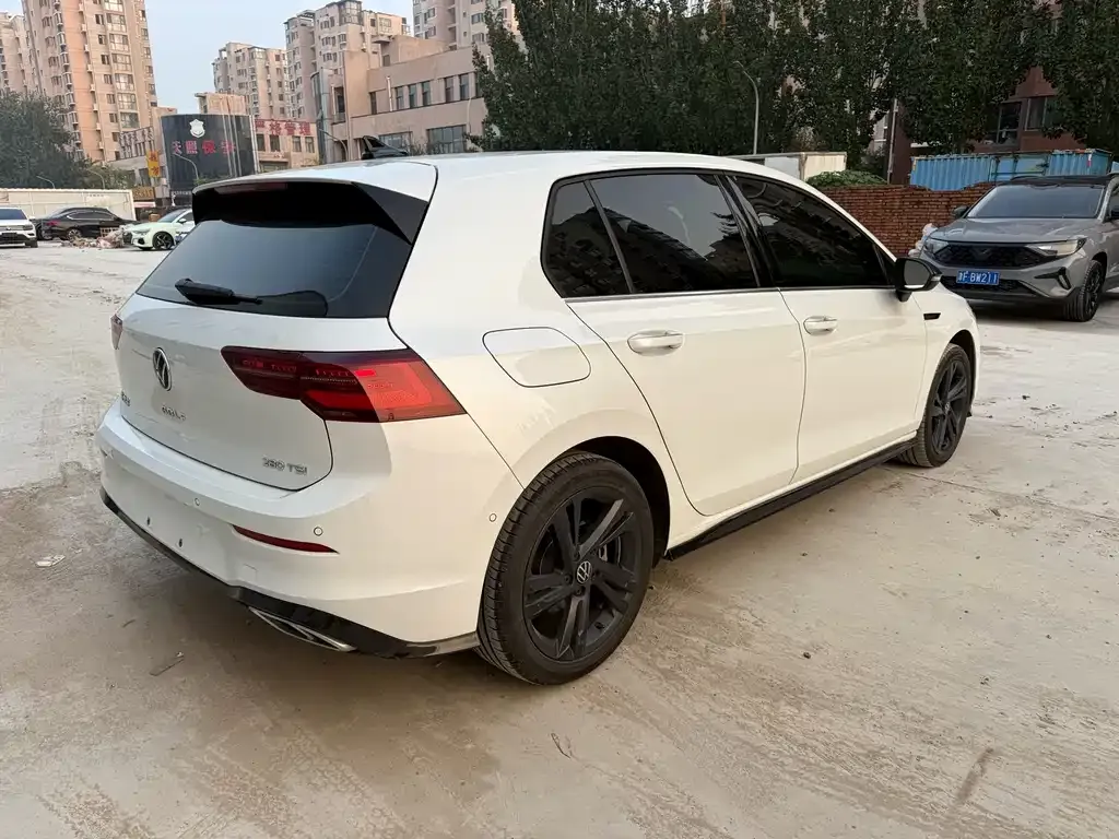 Volkswagen Golf 2022 из CN, фото 7