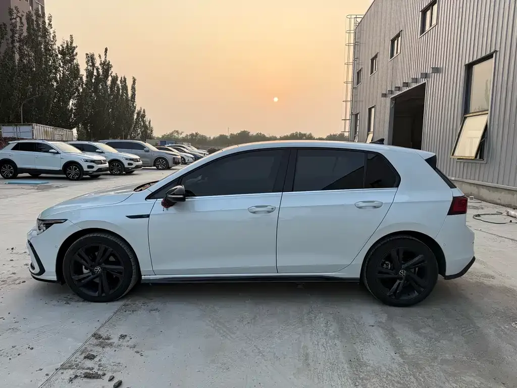 Volkswagen Golf 2022 из CN, фото 8