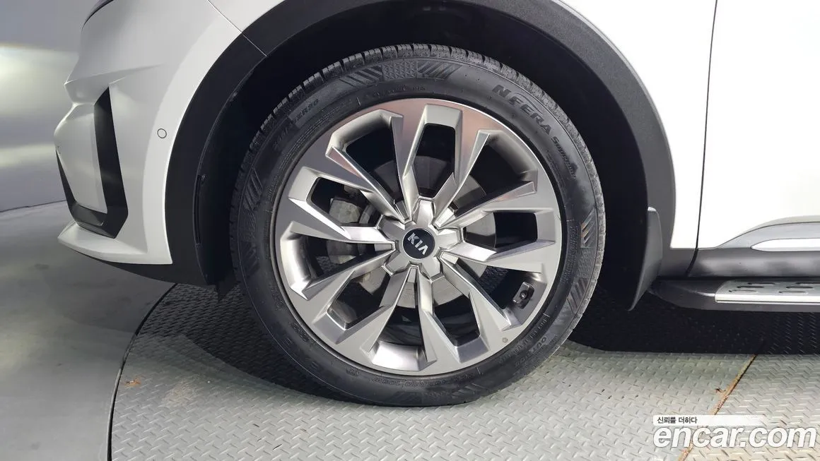 Kia Sorento — фото 5