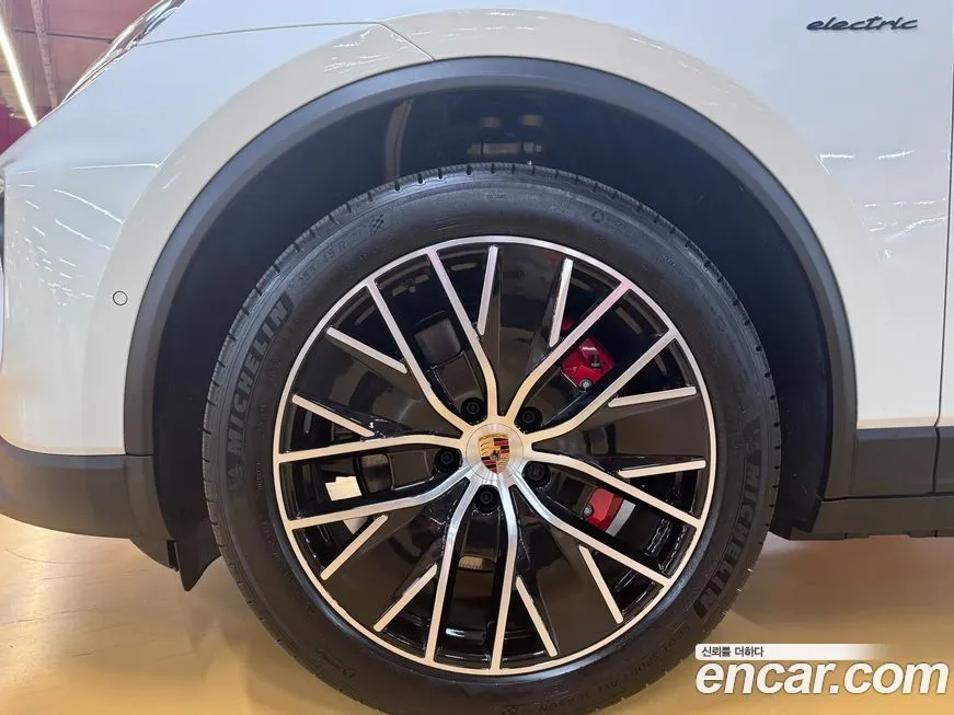 Porsche Macan 2025 из KR, фото 5