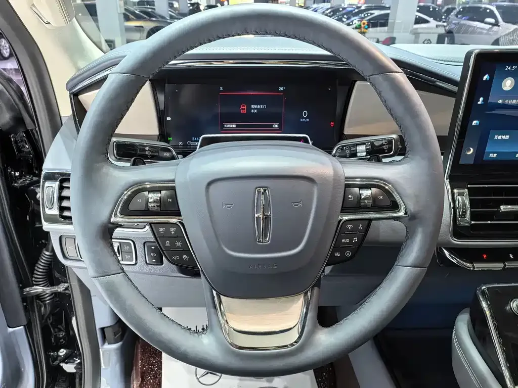 Lincoln Navigator — фото 9