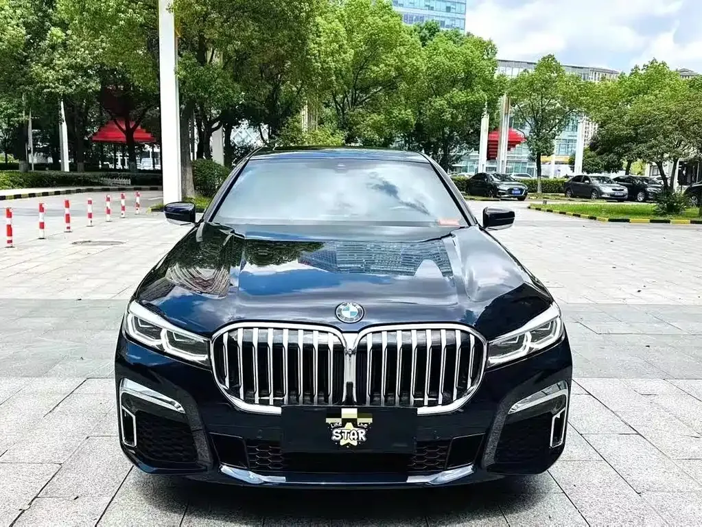 BMW 7 Series — фото 2