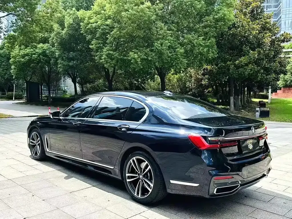 BMW 7 Series — фото 5