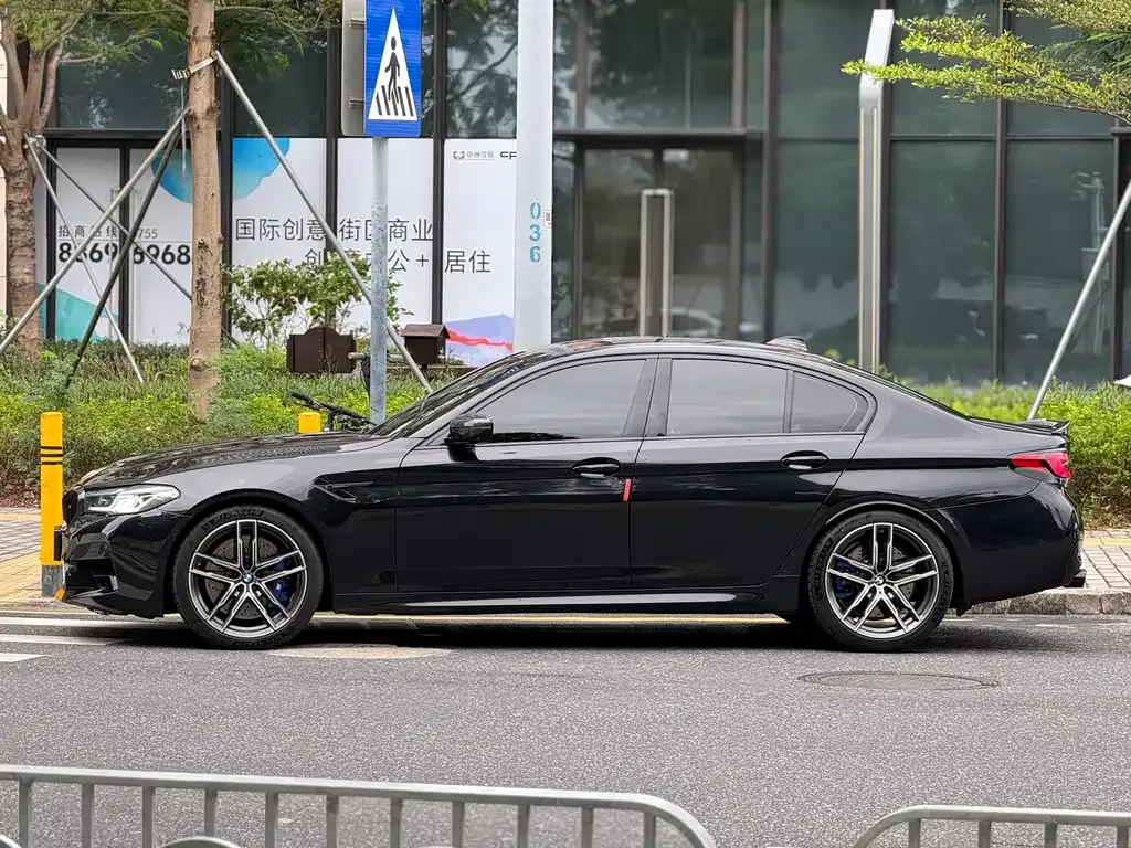 BMW M5 2023 из CN, фото 3