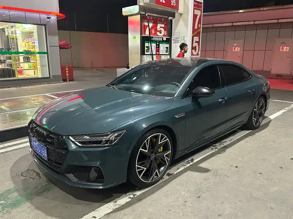 Audi A7L 2022 из CN, фото 1