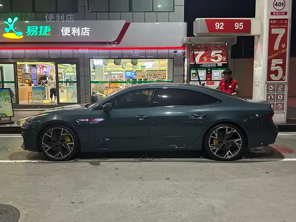 Audi A7L 2022 из CN, фото 5