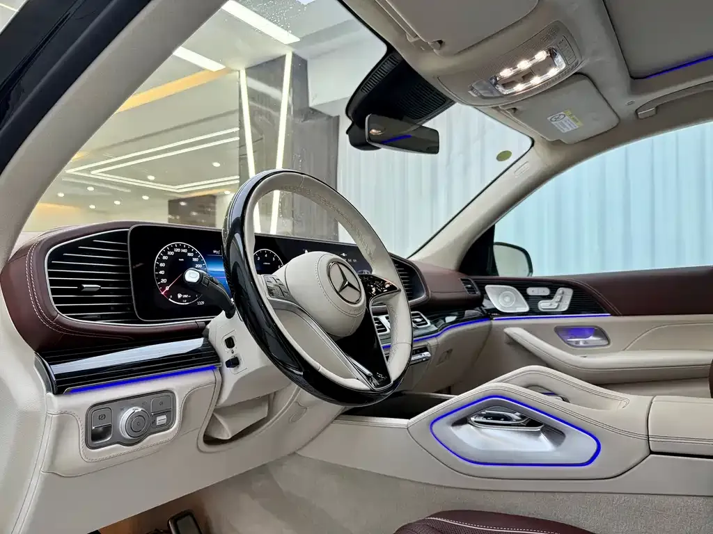 Mercedes-Benz GLS — фото 6