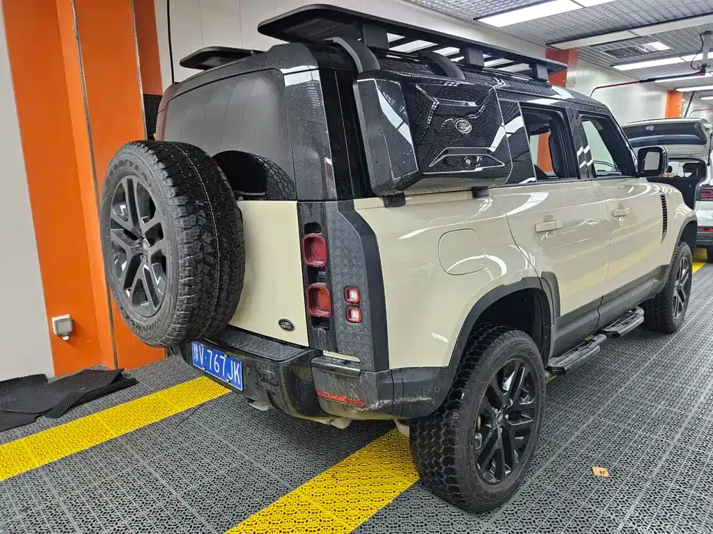 Land Rover Defender — фото 10