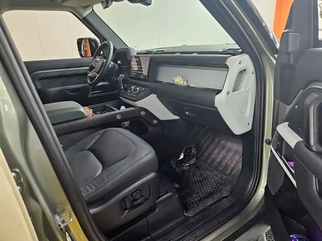 Land Rover Defender — фото 6