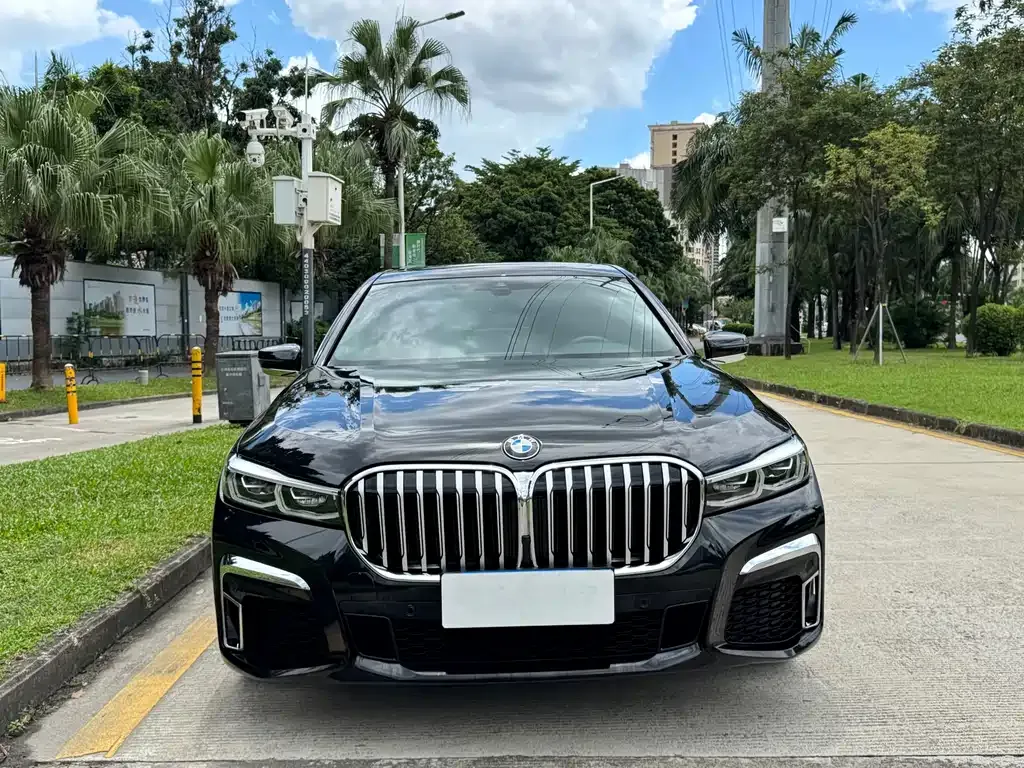 BMW 7 Series — фото 2