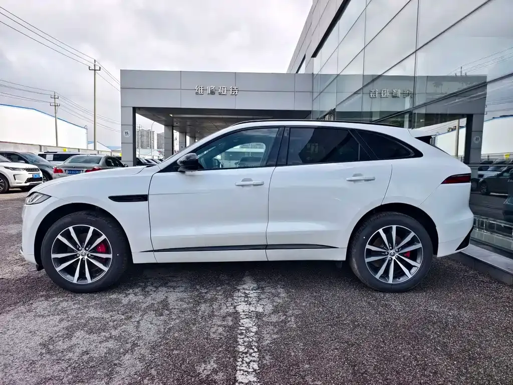Jaguar F-PACE 2024 из CN, фото 4