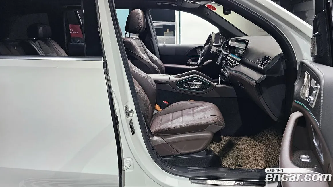 Mercedes-Benz GLS-Class — фото 10