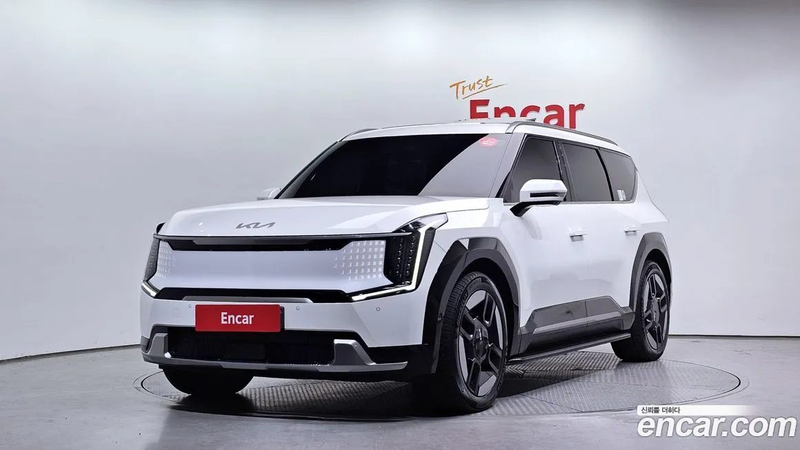 Kia EV9 — фото 1