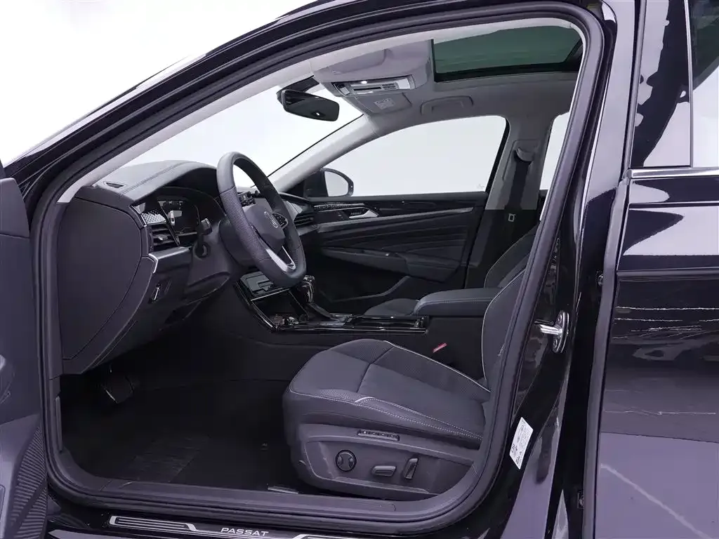 Volkswagen Passat 2024 из CN, фото 10