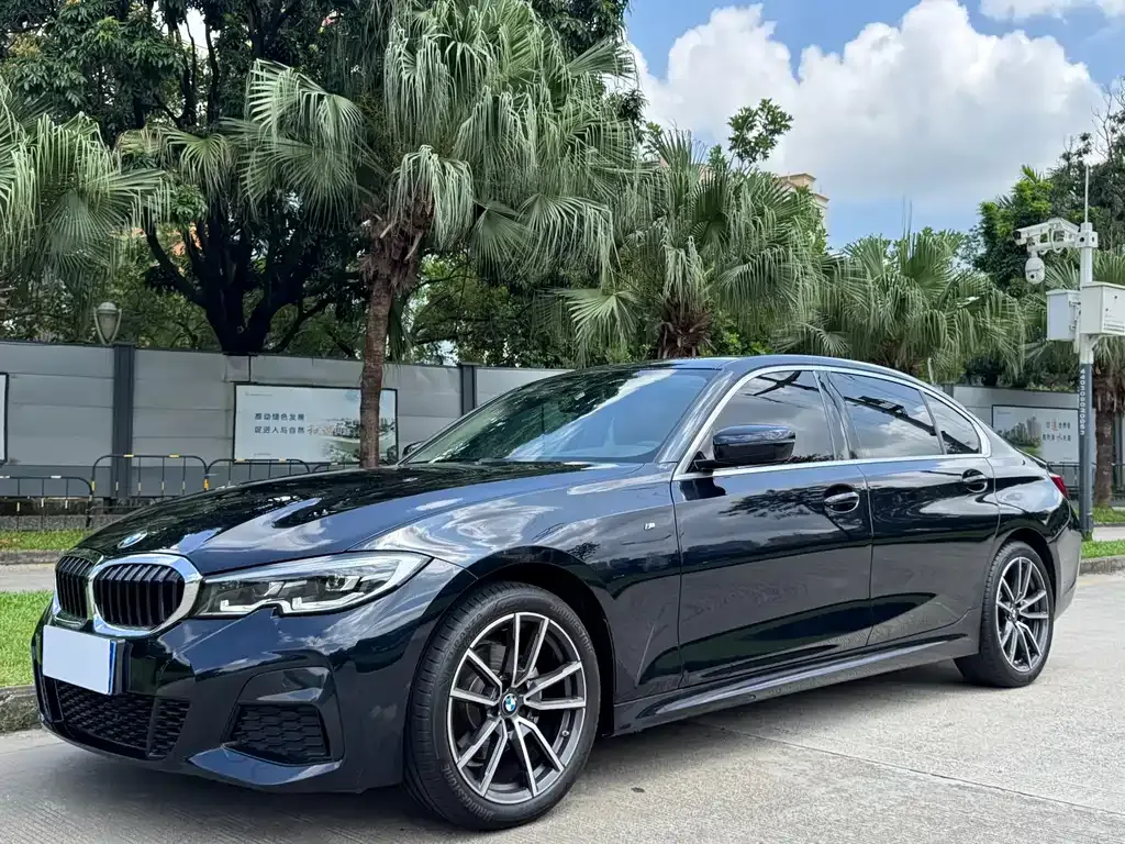 BMW 3 Series 2022 из CN, фото 1