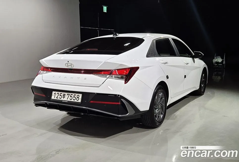 Hyundai AVANTE — фото 4