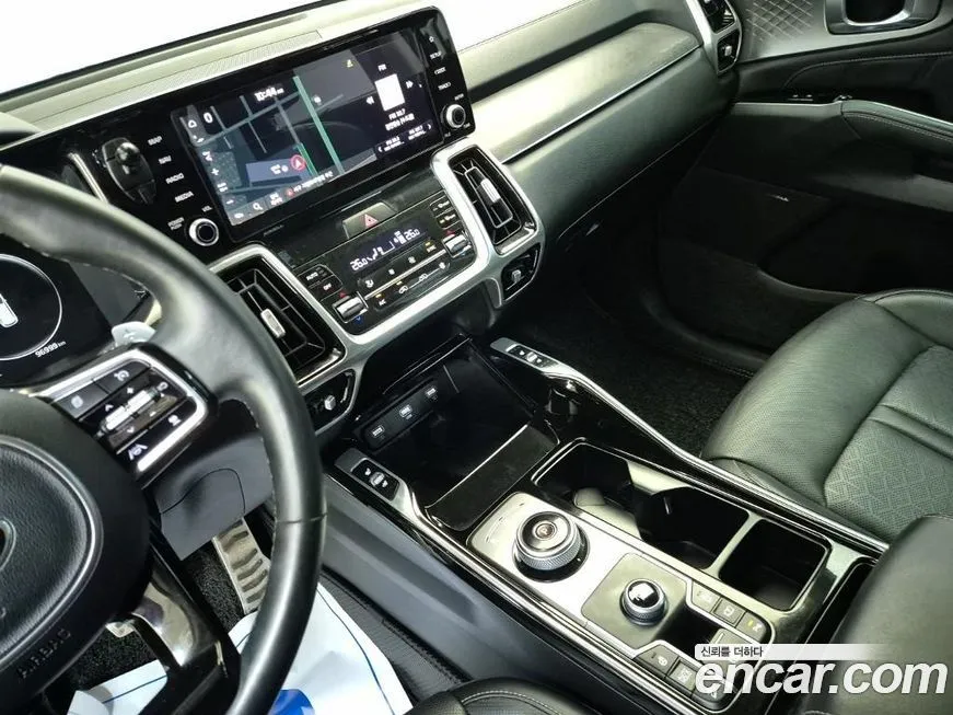 Kia Sorento — фото 9