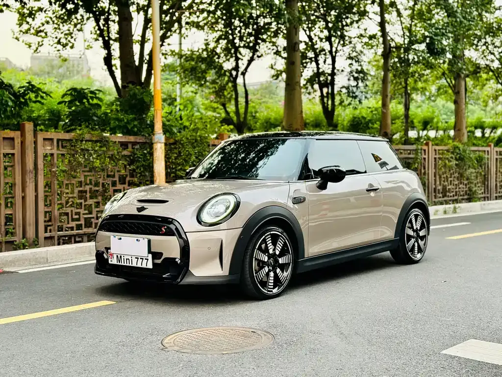 MINI Cooper (3-door) 2023 из CN, фото 1