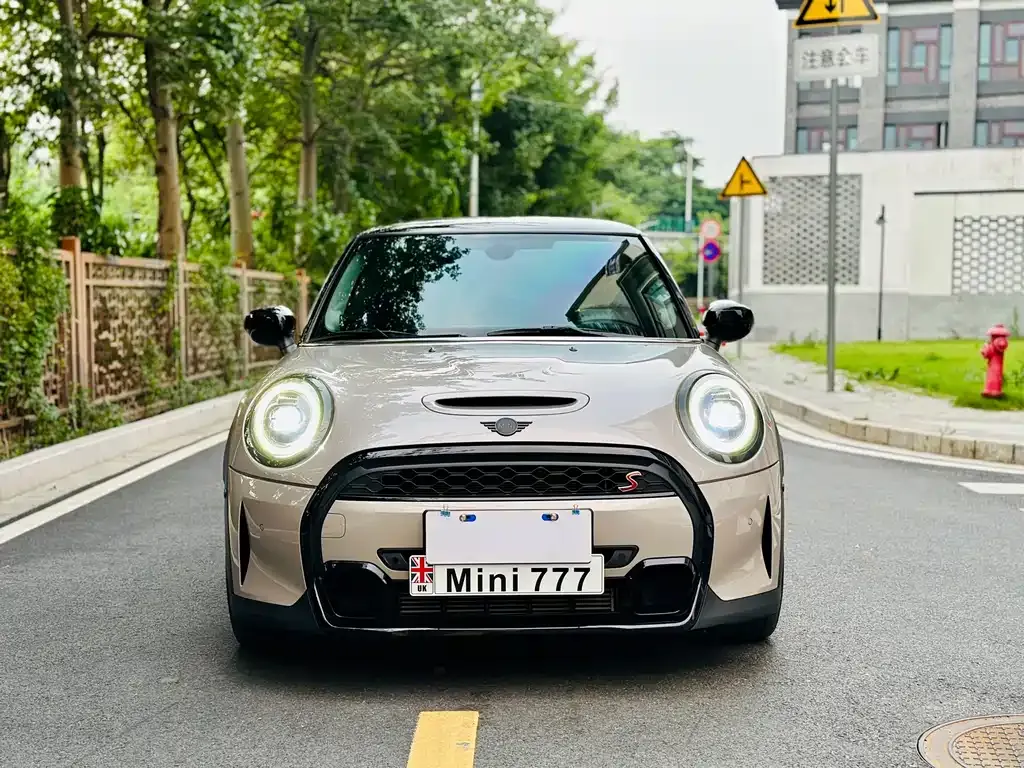 MINI Cooper (3-door) 2023 из CN, фото 2