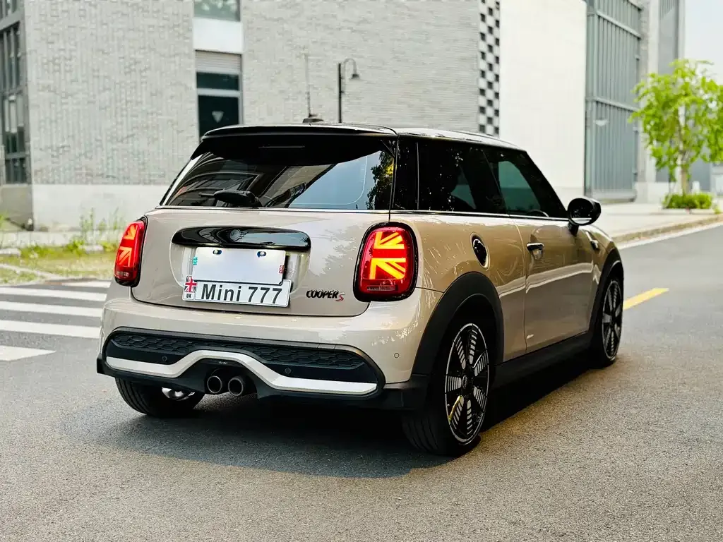 MINI Cooper (3-door) 2023 из CN, фото 6