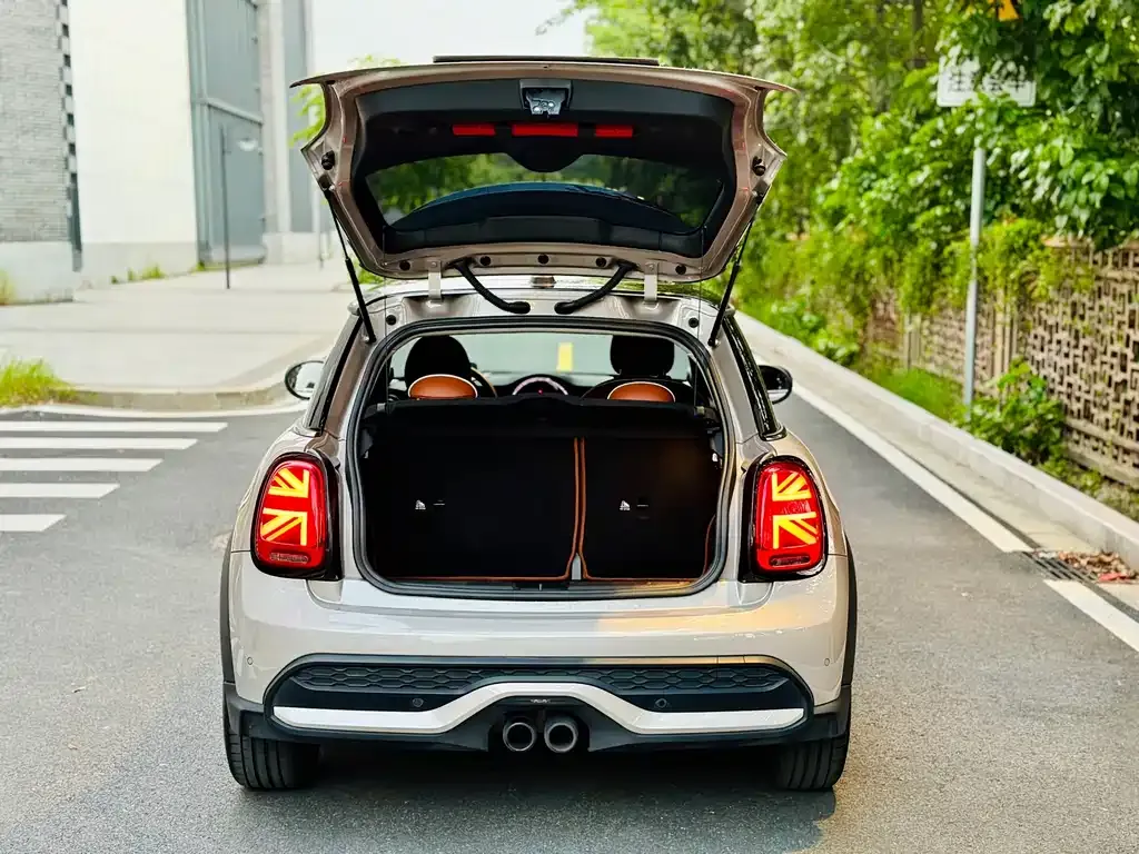 MINI Cooper (3-door) 2023 из CN, фото 8