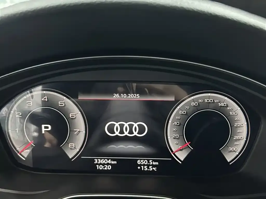 Audi A4L 2022 из CN, фото 4