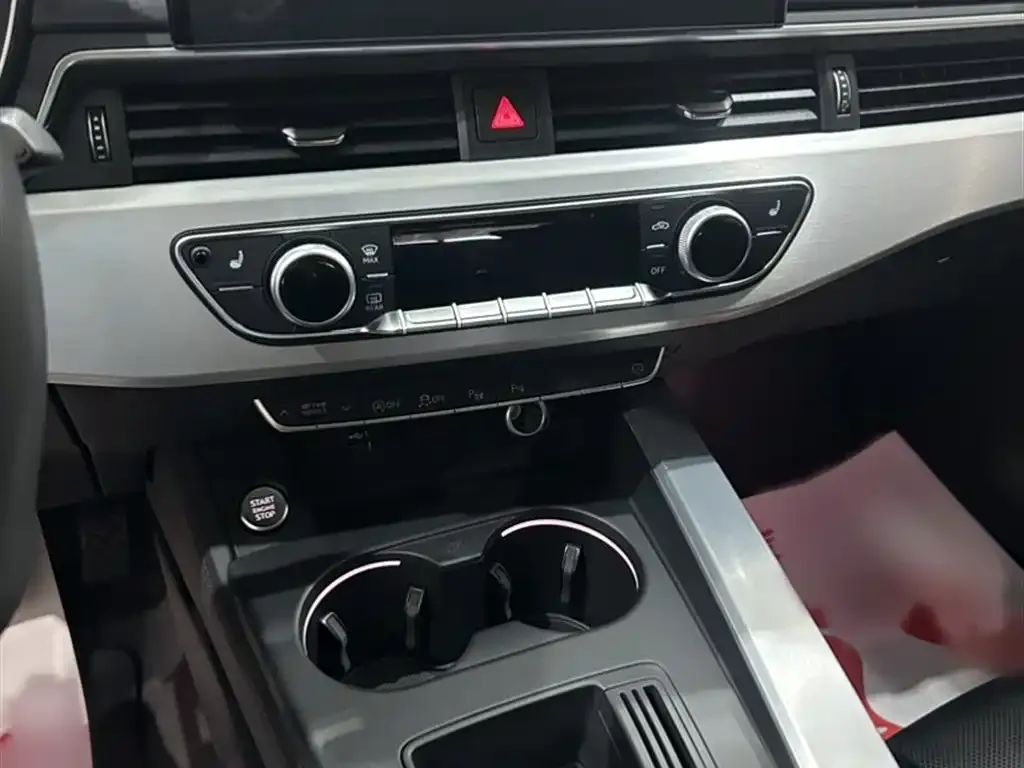 Audi A4L 2022 из CN, фото 5