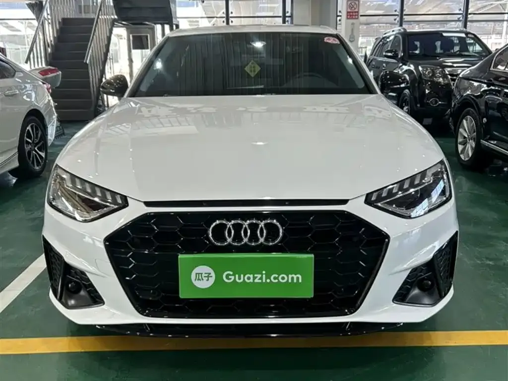 Audi A4L 2022 из CN, фото 6