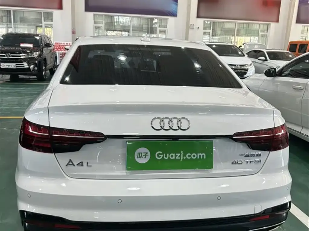Audi A4L 2022 из CN, фото 9