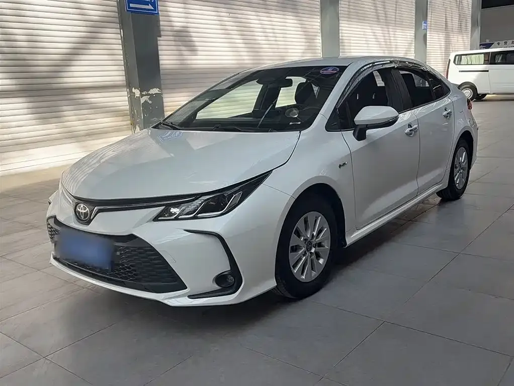 Toyota Corolla 2024 из CN, фото 1
