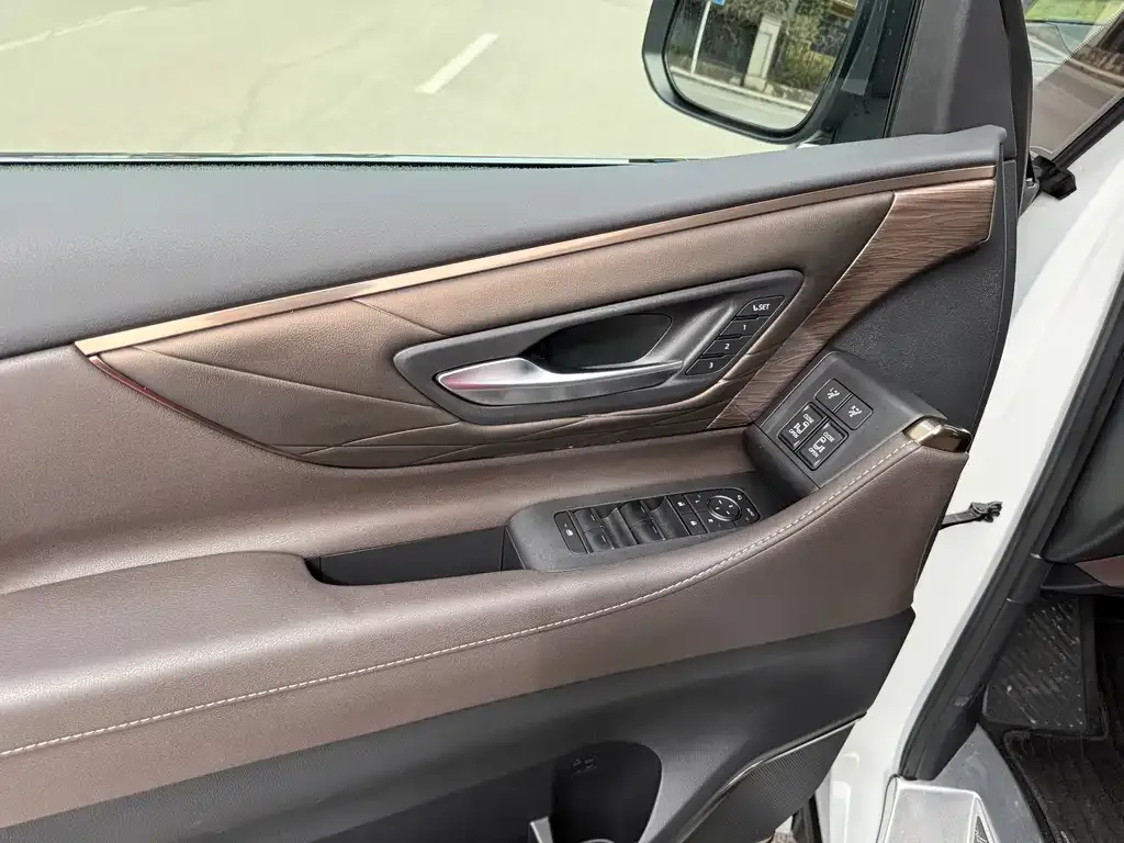 Toyota Vellfire 2025 из CN, фото 6